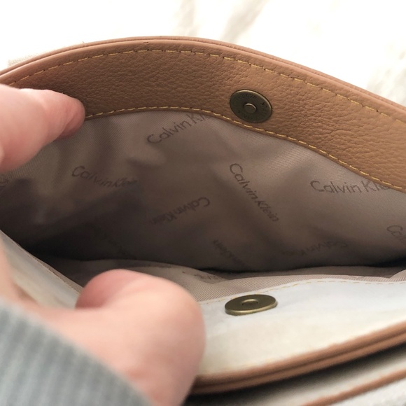 💖 Calvin Klein Brynn Suede Tote Crossbody - Picture 9 of 13